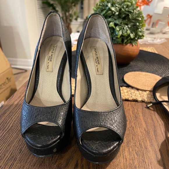black heels - Picture 2 of 8